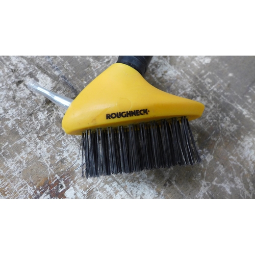 5206 - A set of Spear and Jackson Razor Sharp edging shears, a Roughneck patio and decking brush, an Unger ... 