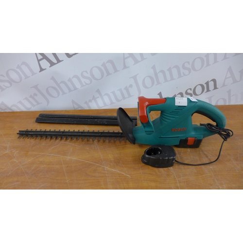 5208 - A Bosch PPGF30 14.4V cordless hedge cutter with battery and charger