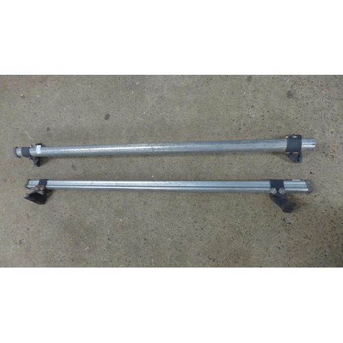 5274 - A pair of Rhino universal roof bars