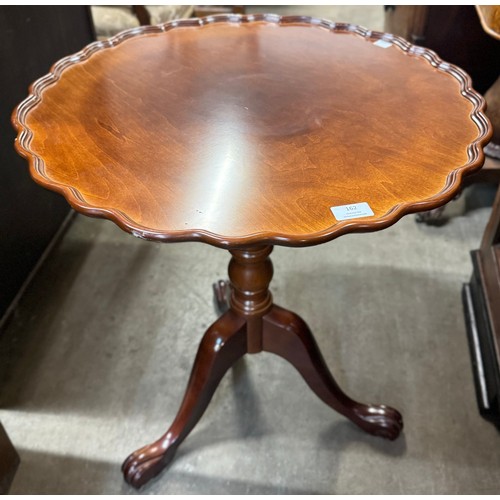 162 - A Chippendale style mahogany circular tilt top tripod tea table