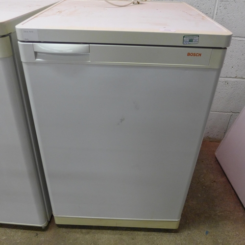 5168 - A Bosch KTR1572 under counter fridge