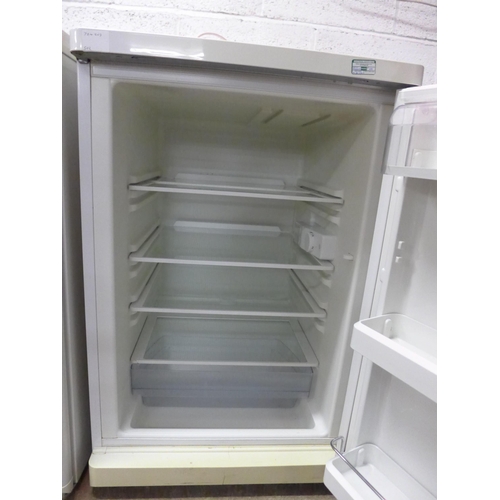 5168 - A Bosch KTR1572 under counter fridge