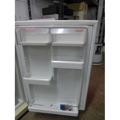 5168 - A Bosch KTR1572 under counter fridge