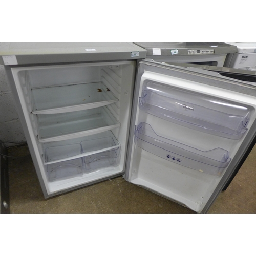 5174 - A Whirlpool RE127A under counter fridge