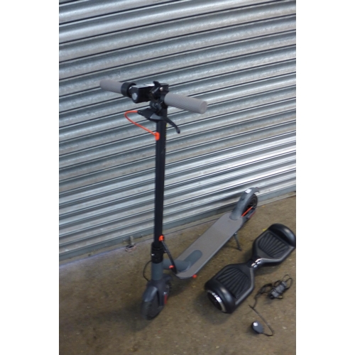 5194 - A D8 Pro E-Scooter and an electronic HoverBoard - with charger *Police repossession