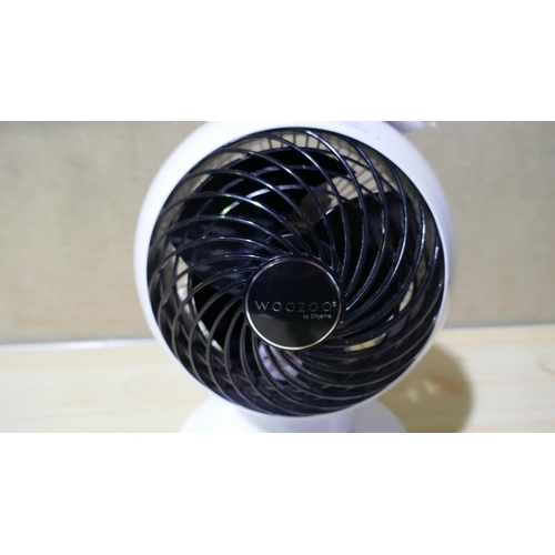 6037 - Iris Woozoo Desk Fan With Remote and box    (336-174) *This lot is subject to Vat