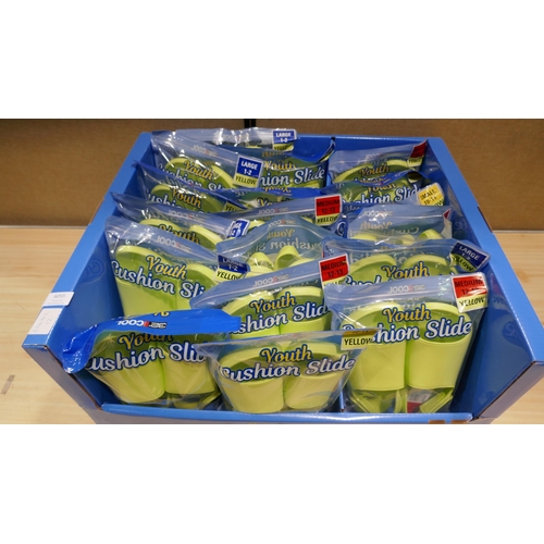 6055 - 18 x 32 degrees Cool Youth Cushion yellow slides (mixed sizes) (336) *This lot is subject to Vat