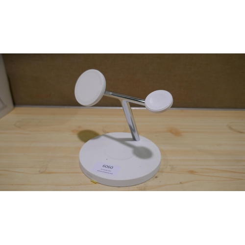 6060 - Belkin 3-In-1 15W white wireless Charger with box (336-183) *This lot is subject to Vat