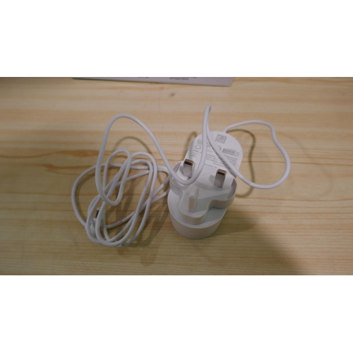 6060 - Belkin 3-In-1 15W white wireless Charger with box (336-183) *This lot is subject to Vat