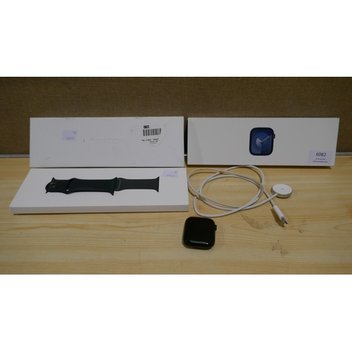 6082 - Apple Watch Series 9 45mm Midnight with charger and box (strap missing) (Model no:MR9A3QA/A) Origina... 