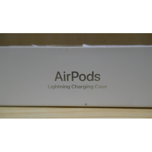 6099 - Apple Airpods 3rd Gen with lightning Charging Case and box (model no: Mpny3Zm/A) Original RRP £119.9... 