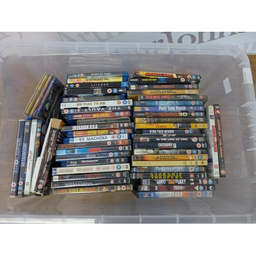 5324 - A box of assorted DVD's and Blu-Rays including Dawn of the Dead, Halloween, Gravity, The Expendables... 