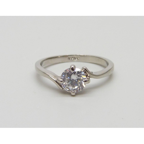 1010 - An 18ct white gold plated dress ring, O/P