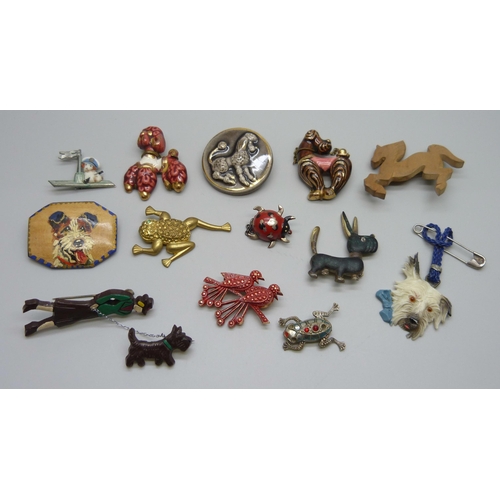 1025 - A collection of animal themed brooches including TLM and CAB