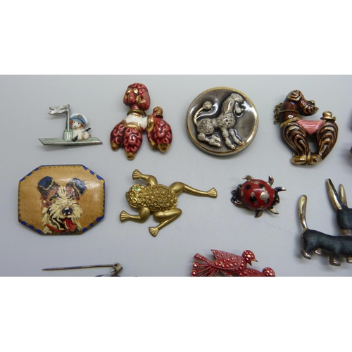 1025 - A collection of animal themed brooches including TLM and CAB