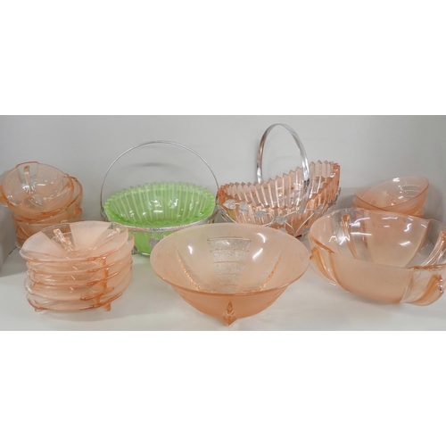 1088 - Two glass Art Deco baskets and a peach glass pudding set **PLEASE NOTE THIS LOT IS NOT ELIGIBLE FOR ... 