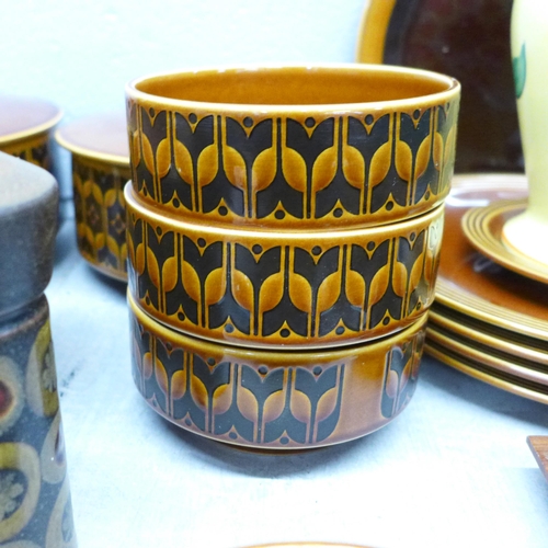 1098 - Hornsea Heirloom china and a Brierley ware jug **PLEASE NOTE THIS LOT IS NOT ELIGIBLE FOR IN-HOUSE P... 