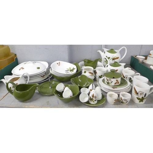 1126 - A 1950s Midwinter Stylecraft dinner service (2 boxes) **PLEASE NOTE THIS LOT IS NOT ELIGIBLE FOR IN-... 