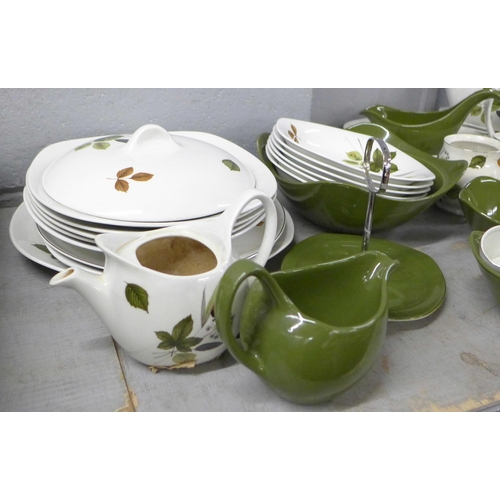 1126 - A 1950s Midwinter Stylecraft dinner service (2 boxes) **PLEASE NOTE THIS LOT IS NOT ELIGIBLE FOR IN-... 