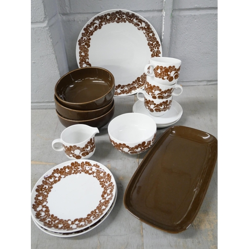 1132 - A collection of 1960s Rosenthal dinnerware **PLEASE NOTE THIS LOT IS NOT ELIGIBLE FOR IN-HOUSE POSTI... 