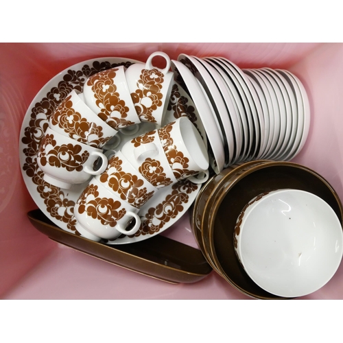 1132 - A collection of 1960s Rosenthal dinnerware **PLEASE NOTE THIS LOT IS NOT ELIGIBLE FOR IN-HOUSE POSTI... 