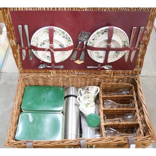 1135 - An Amberley wicker picnic basket with contents **PLEASE NOTE THIS LOT IS NOT ELIGIBLE FOR IN-HOUSE P... 