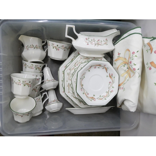 1140 - A set of Eternal Beau tea and dinner wares **PLEASE NOTE THIS LOT IS NOT ELIGIBLE FOR IN-HOUSE POSTI... 