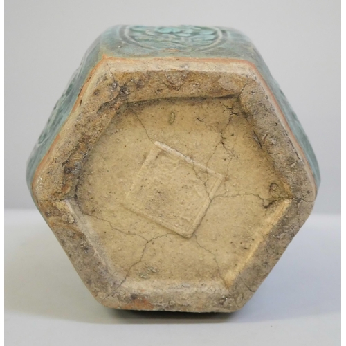 652 - A Chinese ginger jar, lacking lid