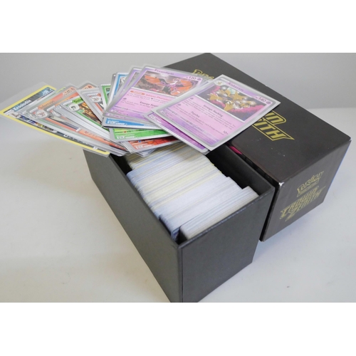 655 - 550+ Pokemon cards, pack fresh cards including Holographic