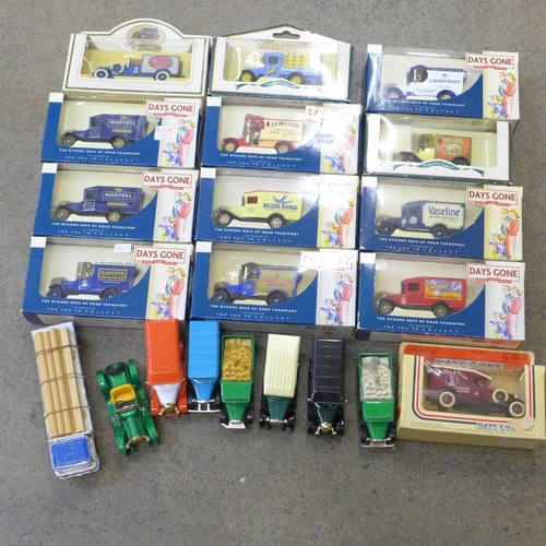 749 - A collection of die-cast vehicles including Days Gone, I-Spy magazines and a box of tea cards