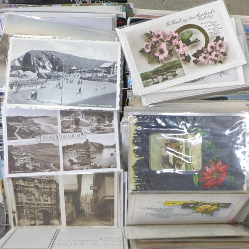 759 - A large collection of vintage postcards