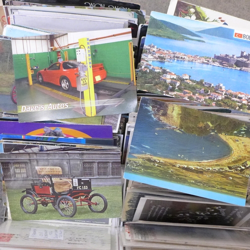 759 - A large collection of vintage postcards