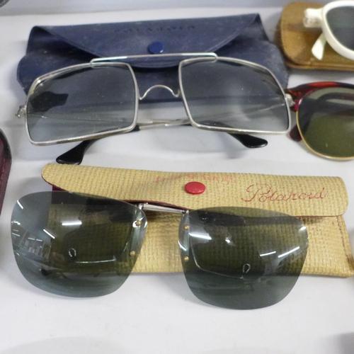 774 - A collection of Ray Ban glasses and cases and other vintage glasses (14 items)