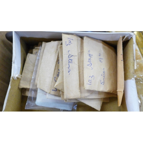 781 - A box of mixed watch parts, silver case, fob watch, a small box of vintage watches for repair, Alber... 