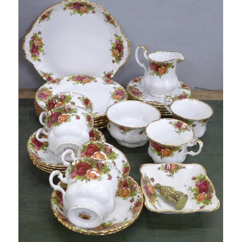 784 - A collection of Royal Albert Old Country Roses china, six tea cups and saucers, sugar bowl a/f