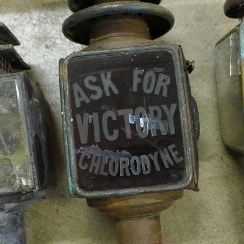 798 - Three vintage coach lamps including one with advertising - Ask For Victory Chlorodyne **PLEASE NOTE ... 