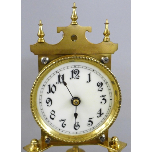 806 - A German anniversary clock with disc pendulum, key included **PLEASE NOTE THIS LOT IS NOT ELIGIBLE F... 