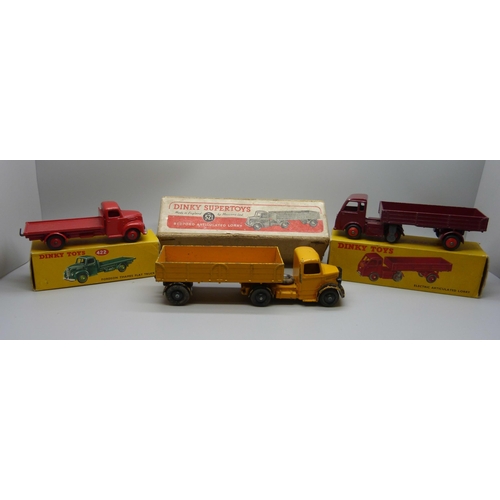 820 - Three Dinky toys, 521, 421, 422 Bedford Articulated Lorry, Electric Articulated and Fordson Thames F... 