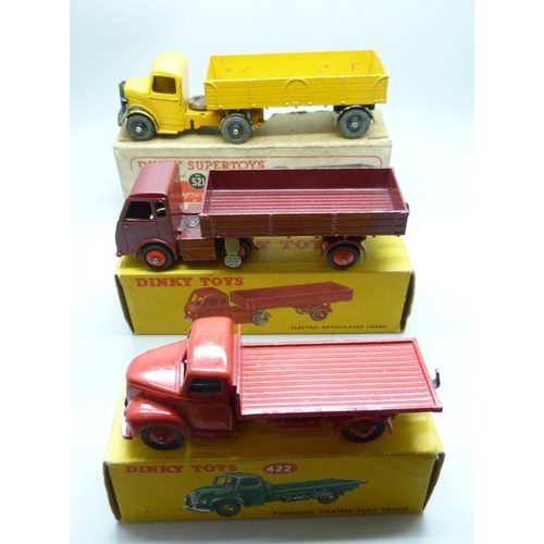 820 - Three Dinky toys, 521, 421, 422 Bedford Articulated Lorry, Electric Articulated and Fordson Thames F... 