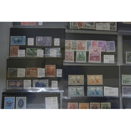 822 - Better stamps on 22 No. stock cards with a catalogue value of over £2,000