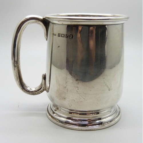 828 - A small silver tankard, Birmingham, 1952, 8cm, 103g