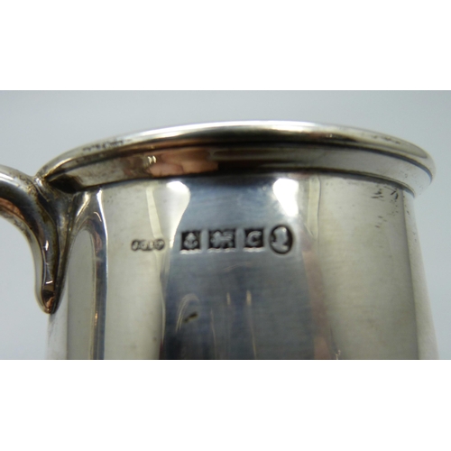 828 - A small silver tankard, Birmingham, 1952, 8cm, 103g