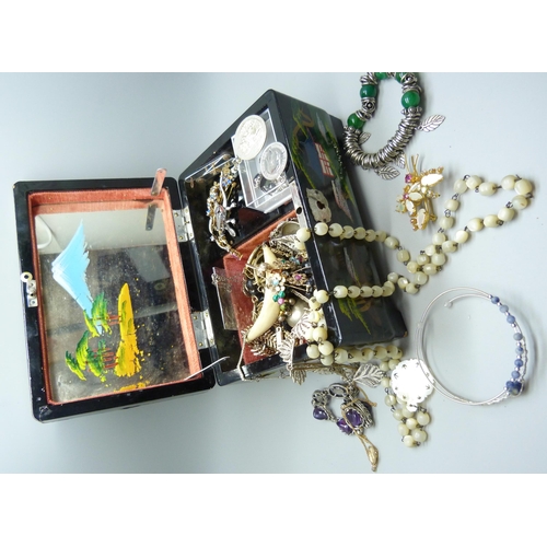 864 - A collection of costume jewellery in jewellery box