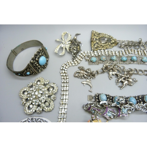 882 - A collection of vintage marcasite and paste set costume jewellery