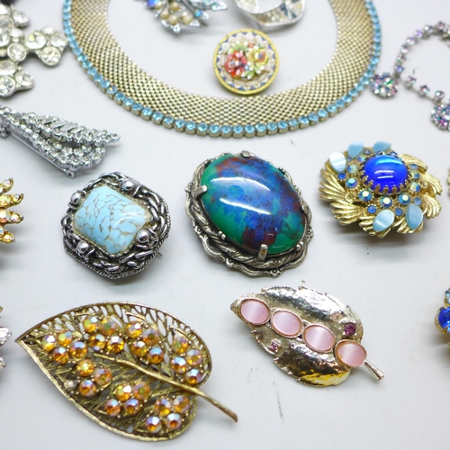 892 - A collection of paste set costume jewellery