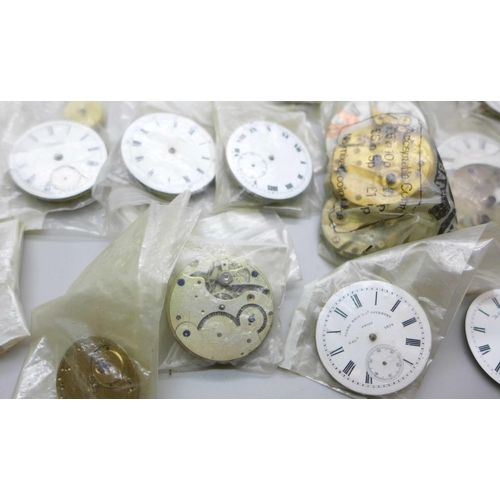 910 - A collection of pocket watch movements, a/f (1.6kg)