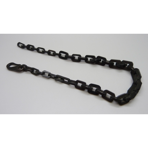 928 - A Victorian jet necklace, 47cm