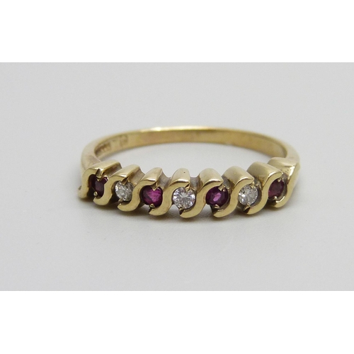 933 - A 9ct gold, ruby and diamond ring, 2.5g, Q