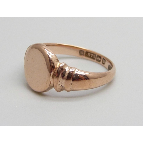 942 - A 9ct rose gold ring, Birmingham, 1919, 2.7g, H/I