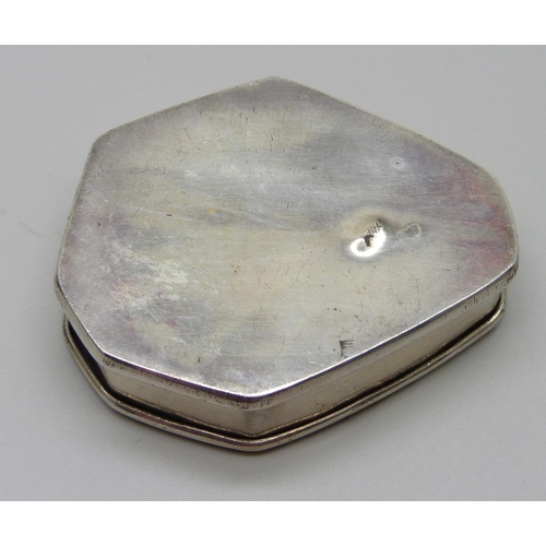 945 - A Continental silver box with embossed sail boat design, partially stamped 925 and R.C., 25g, 4 x 5.... 